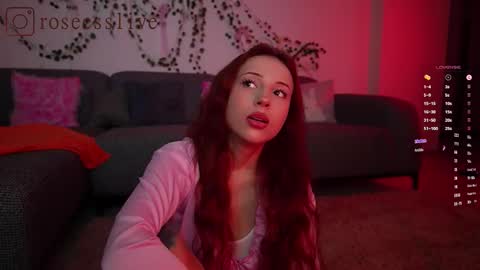 roseess_ online show from November 8, 2025, 10:48 am