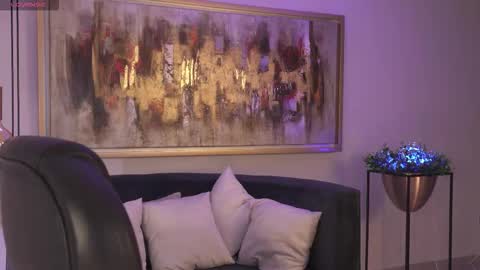 Rose  online show from November 17, 2025, 9:20 pm