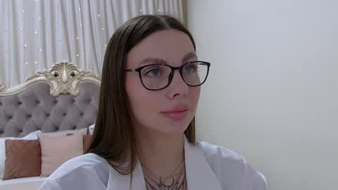 Snapshot of rosehubbard chatting on February 6, 2025, 6:35 pm Rose Hubbard online show from February 6, 2025, 6:35 pm