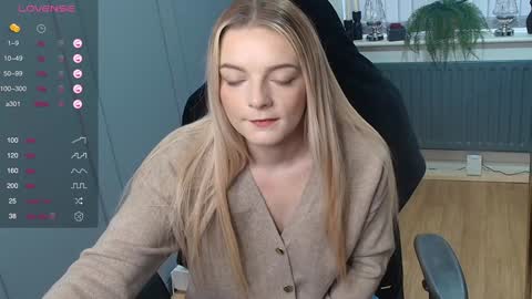 Snapshot of rosekate97 chatting on December 17, 2024, 9:17 am rose97 online show from December 17, 2024, 9:17 am
