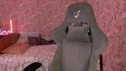 Snapshot of roselolly chatting on November 8, 2025, 4:45 am Lola online show from November 8, 2025, 4:45 am