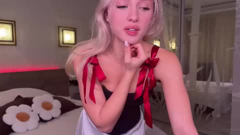 Snapshot of roselyn_rose chatting on November 19, 2025, 2:50 pm Roselyn online show from November 19, 2025, 2:50 pm