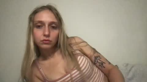 RosePuzzy69 online show from October 1, 2025, 7:03 am