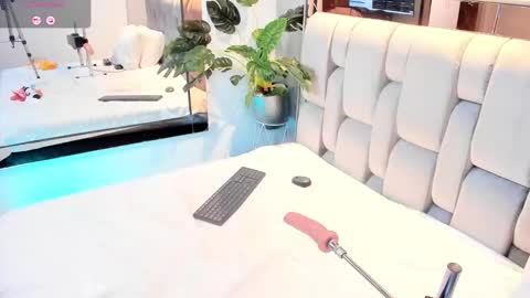 Rose online show from October 16, 2025, 5:08 am