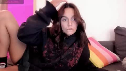 Roshelle online show from September 24, 2025, 11:52 pm