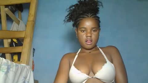 Snapshot of rosia22 chatting on November 4, 2025, 11:09 am rosia22 online show from November 4, 2025, 11:09 am