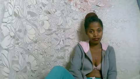 rosia online show from October 28, 2025, 7:05 pm