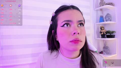 Snapshot of rosse_amyy chatting on January 17, 2025, 11:06 am online show from January 17, 2025, 11:06 am