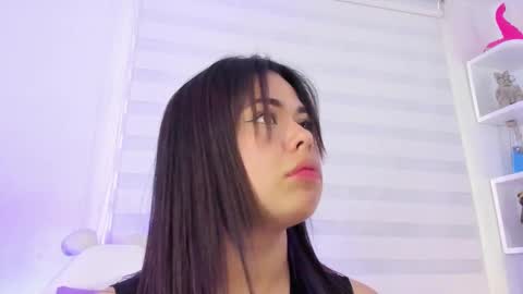 Snapshot of rosse_amyy chatting on February 27, 2025, 10:20 pm online show from February 27, 2025, 10:20 pm