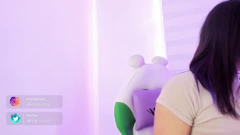 Snapshot of rosse_amyy chatting on March 9, 2025, 7:48 pm online show from March 9, 2025, 7:48 pm