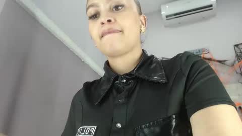 Snapshot of rossi_baker chatting on October 31, 2025, 5:36 pm Rossi online show from October 31, 2025, 5:36 pm