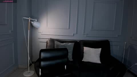 Snapshot of rossirivers chatting on December 14, 2025, 1:38 pm Rossie Rivers online show from December 14, 2025, 1:38 pm