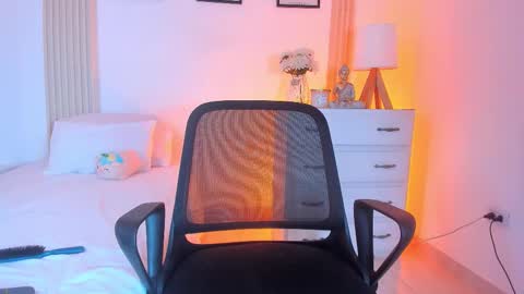 Snapshot of rossy_x chatting on November 14, 2025, 5:11 pm rossy_x online show from November 14, 2025, 5:11 pm