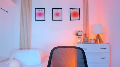 Snapshot of rossy_x chatting on November 19, 2025, 6:19 pm rossy_x online show from November 19, 2025, 6:19 pm