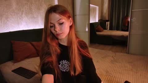 rosy_black_ online show from December 7, 2024, 2:46 pm