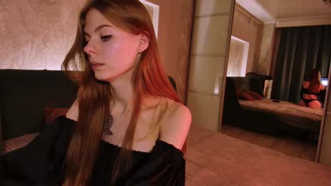 rosy_black_ online show from December 15, 2024, 5:10 pm