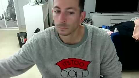 Snapshot of roubarixx chatting on December 18, 2024, 8:31 am roubarixx online show from December 18, 2024, 8:31 am