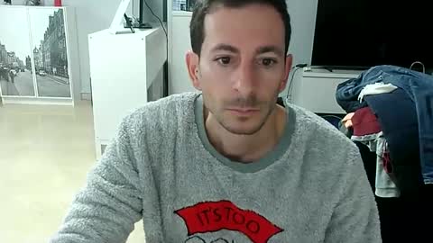 Snapshot of roubarixx chatting on January 15, 2025, 9:02 am roubarixx online show from January 15, 2025, 9:02 am