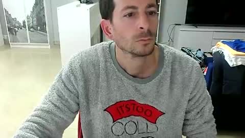 Snapshot of roubarixx chatting on February 8, 2025, 12:06 am roubarixx online show from February 8, 2025, 12:06 am