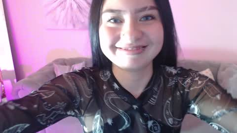 Snapshot of rousee_v chatting on December 4, 2024, 5:27 am Rousee online show from December 4, 2024, 5:27 am