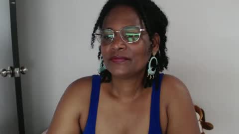 Snapshot of roushlove chatting on January 30, 2025, 12:37 pm luxa online show from January 30, 2025, 12:37 pm