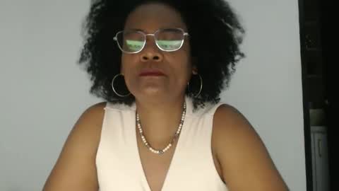 Snapshot of roushlove chatting on October 23, 2025, 10:41 pm luxa online show from October 23, 2025, 10:41 pm