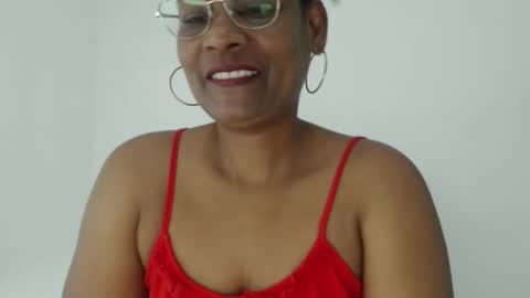 Snapshot of roushlove chatting on October 27, 2025, 12:09 pm luxa online show from October 27, 2025, 12:09 pm