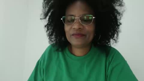 Snapshot of roushlove chatting on November 4, 2025, 12:04 pm luxa online show from November 4, 2025, 12:04 pm