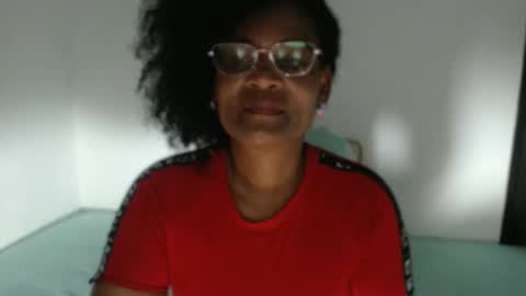 Snapshot of roushlove chatting on November 14, 2025, 12:37 pm luxa online show from November 14, 2025, 12:37 pm