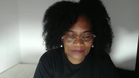 Snapshot of roushlove chatting on November 17, 2025, 11:10 pm luxa online show from November 17, 2025, 11:10 pm