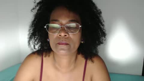 Snapshot of roushlove chatting on November 24, 2025, 12:27 pm luxa online show from November 24, 2025, 12:27 pm