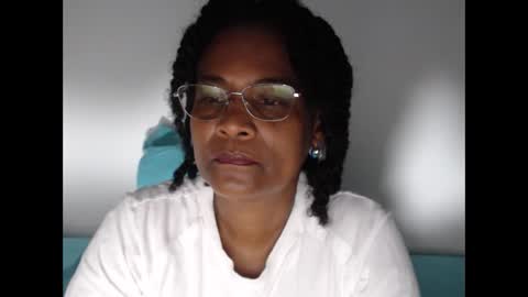 Snapshot of roushlove chatting on November 26, 2025, 2:51 pm luxa online show from November 26, 2025, 2:51 pm