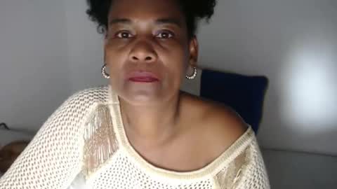 Snapshot of roushlove chatting on December 4, 2025, 12:14 pm luxa online show from December 4, 2025, 12:14 pm