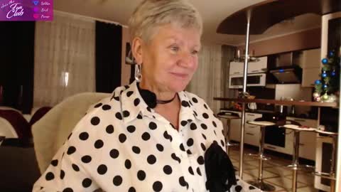 Snapshot of roxana_brooks chatting on December 29, 2024, 4:40 pm Roxana online show from December 29, 2024, 4:40 pm