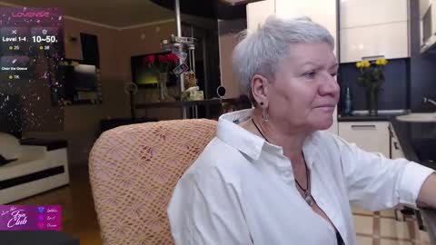 Roxana online show from November 11, 2025, 3:12 pm