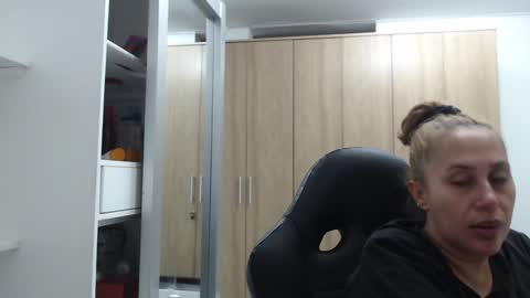 Roxana online show from January 5, 2025, 2:27 am