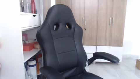 Roxana online show from March 6, 2025, 6:37 pm