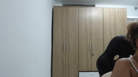 Roxana online show from October 26, 2025, 3:45 am