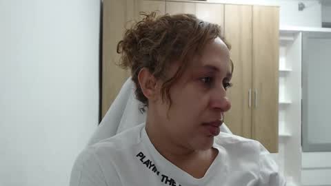 Roxana online show from November 25, 2025, 10:54 pm