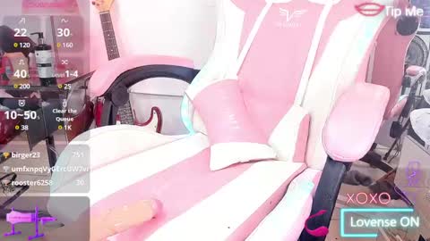 Snapshot of roxaneevans_ chatting on January 11, 2025, 7:38 pm Roxane  online show from January 11, 2025, 7:38 pm