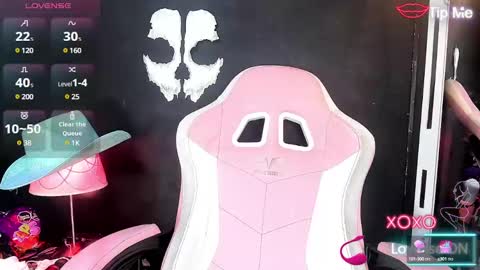 Snapshot of roxaneevans_ chatting on February 22, 2025, 10:07 am Roxane  online show from February 22, 2025, 10:07 am