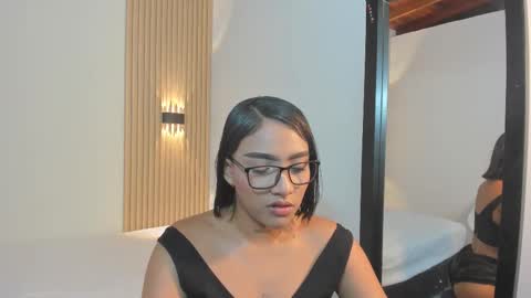 Snapshot of roxanerichie chatting on December 4, 2025, 9:45 pm roxanerichie online show from December 4, 2025, 9:45 pm