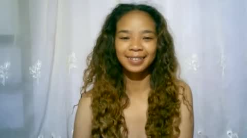 roxanne_98 online show from March 4, 2025, 2:49 am