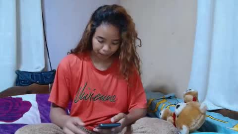roxanne_98 online show from October 7, 2025, 5:04 am