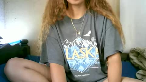 roxanne_98 online show from December 14, 2025, 3:01 am