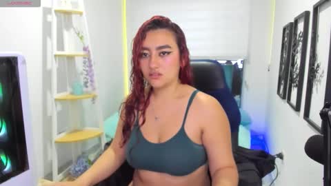 Snapshot of roxanne_morelli chatting on November 19, 2025, 11:10 am roxanne online show from November 19, 2025, 11:10 am