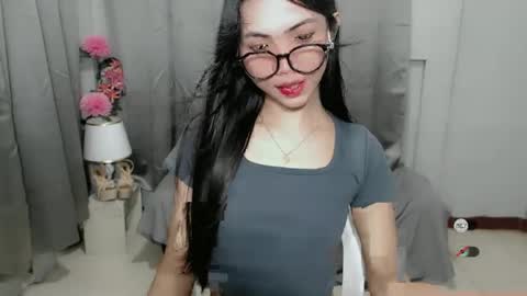 Snapshot of roxie_fuckdoll chatting on January 4, 2025, 1:52 am Roxie online show from January 4, 2025, 1:52 am