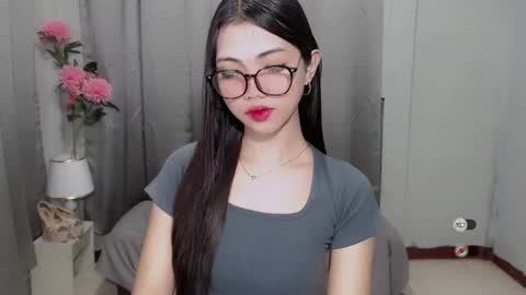 Snapshot of roxie_fuckdoll chatting on January 23, 2025, 11:47 pm Roxie online show from January 23, 2025, 11:47 pm