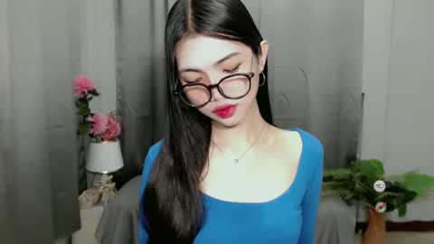 Snapshot of roxie_fuckdoll chatting on February 5, 2025, 10:22 pm Roxie online show from February 5, 2025, 10:22 pm
