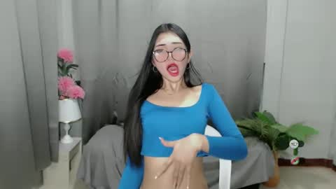 Snapshot of roxie_fuckdoll chatting on March 9, 2025, 1:04 am Roxie online show from March 9, 2025, 1:04 am